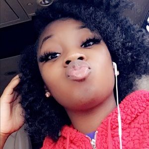 Meet your Posher, Ayana